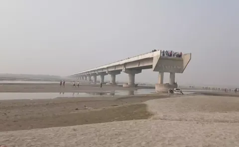 3 pessoas morrem após GPS direcionar carro para ponte inacab