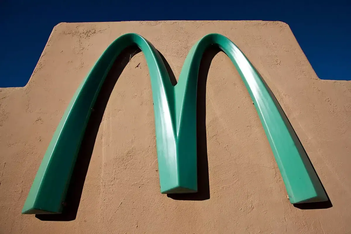 A razão surpreendente por trás do único McDonald’s do mundo