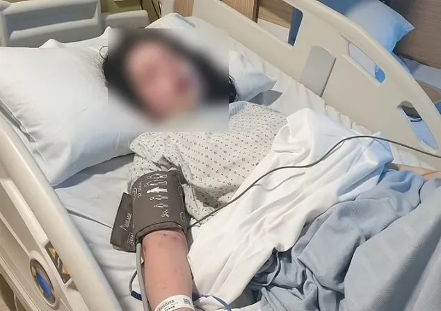 Adolescente enviada para casa após médicos alegarem ‘dores d