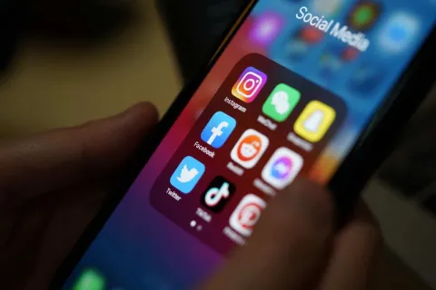 Alerta urgente emitido após 16 bilhões de senhas de redes so