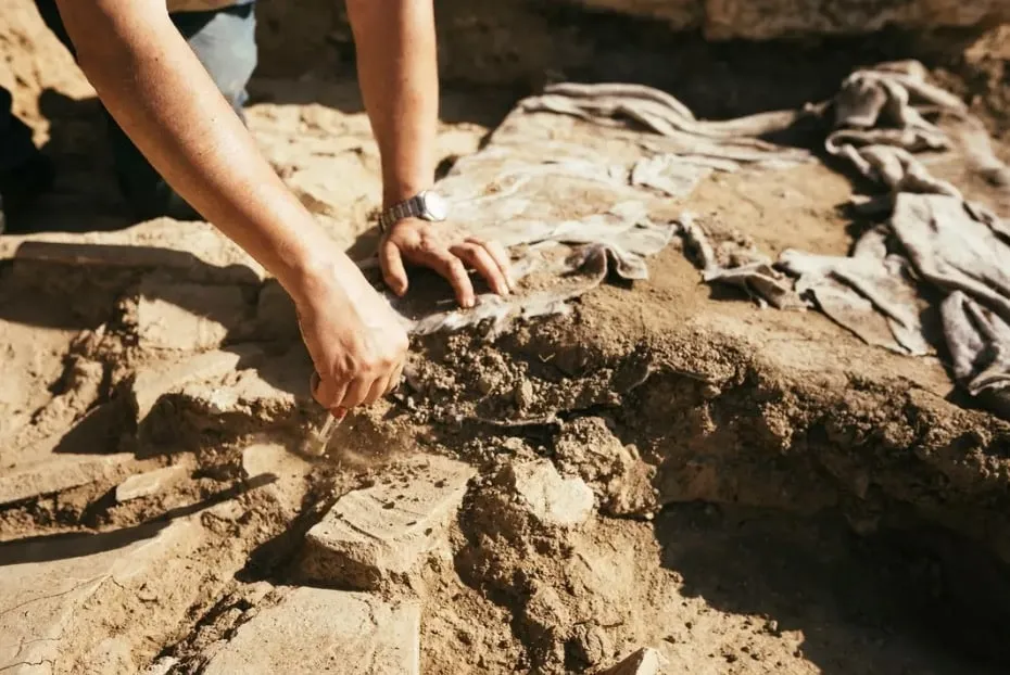 Arqueólogos descobrem esqueletos de 6.000 anos com DNA inexp