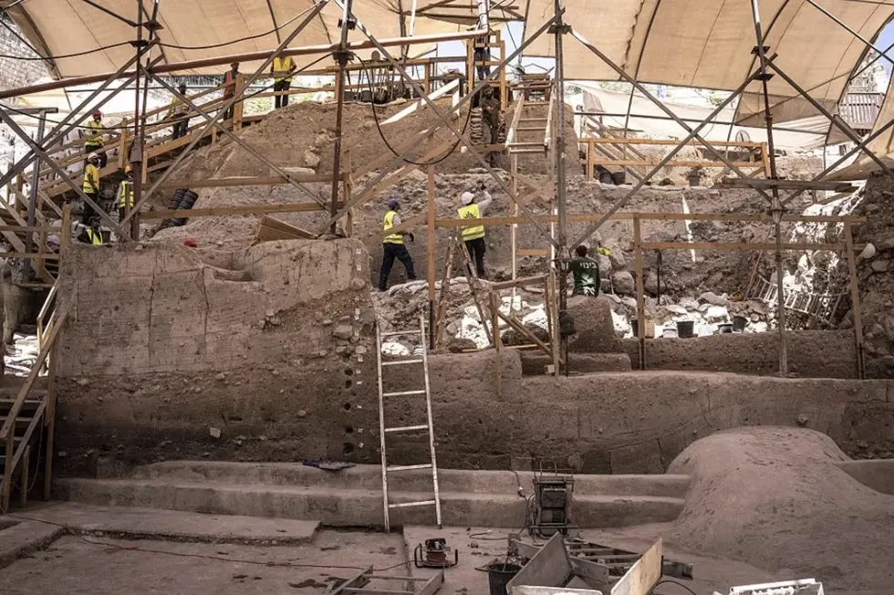 Arqueólogos descobrem represa pré-histórica perto do tanque