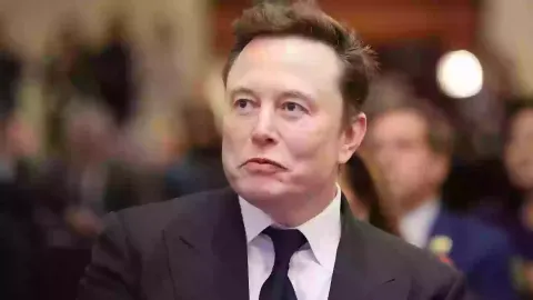 Astronautas da NASA respondem a Elon Musk após ele insultar 