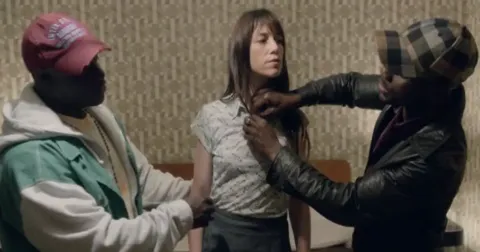 Atriz explicou como foi, na prática, atuar em um filme gráfi