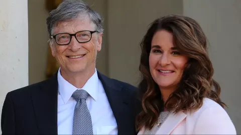 Bill Gates teria contraído uma DST de garotas russas e tent