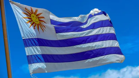 Brasileiros passam a se mudar para o Uruguai em busca de um salário mínimo mais alto