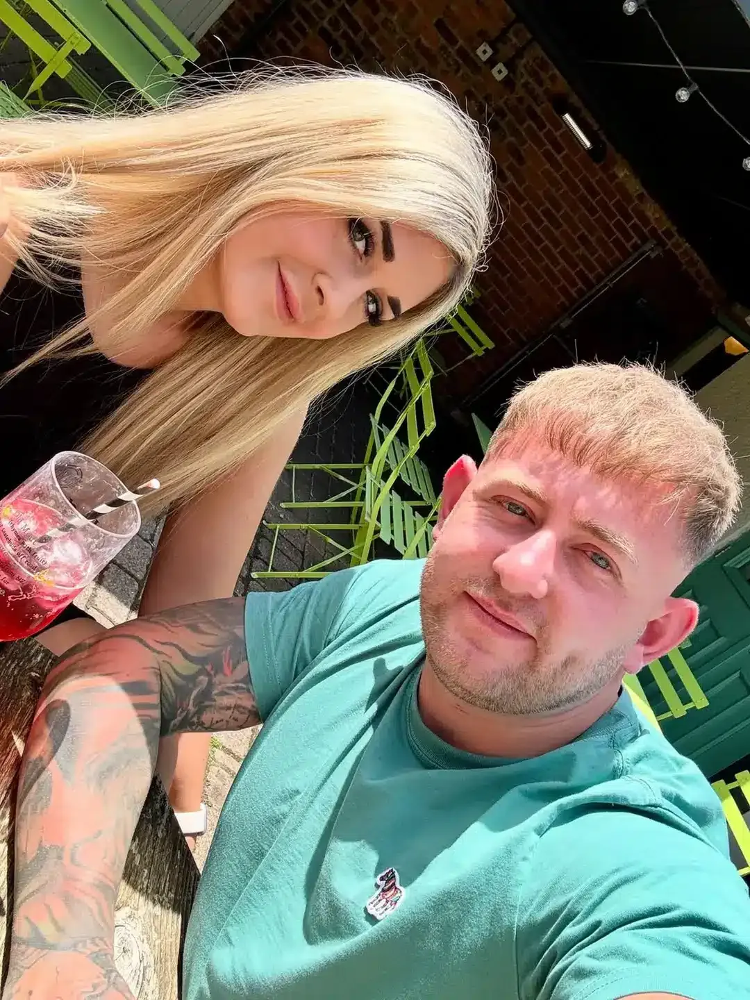 Casal que criou um clube de swing revela regra controversa p