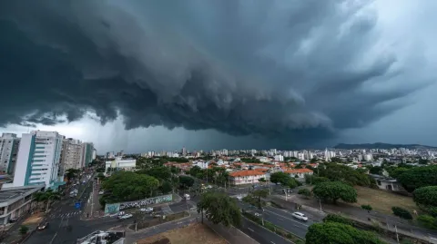 Ciclone ameaça várias cidades do Brasil com ventos de até 10