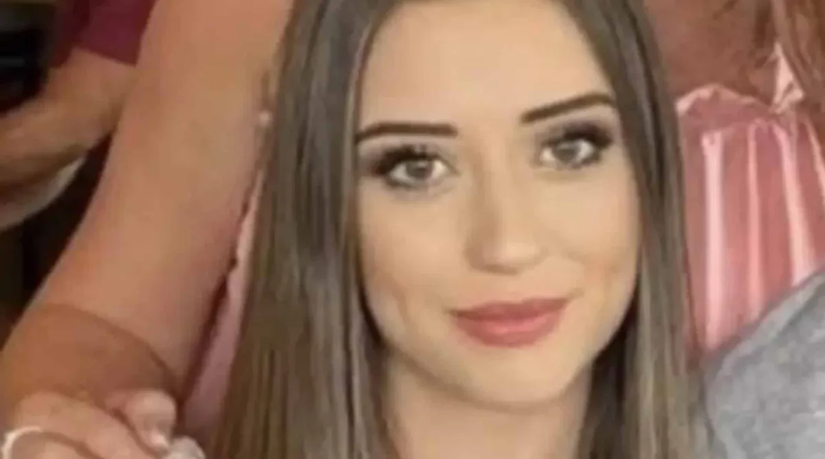 Comissária de bordo, de 20 anos, é encontrada morta em super
