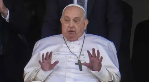 Comovente gesto final do Papa Francisco para enfermeira ante