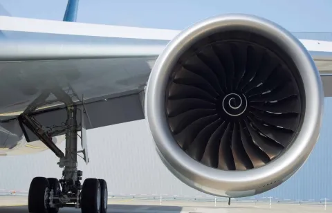 Detalhes horríveis são divulgados após homem morrer em aerop