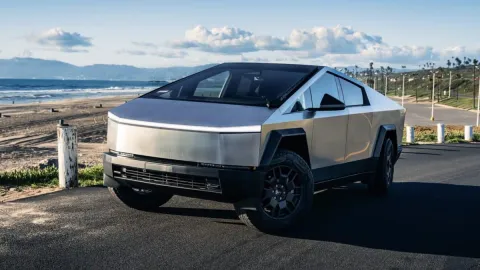 Dono de Cybertruck revela quanto realmente custa para carreg