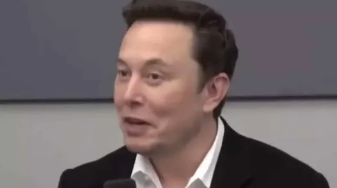 Elon Musk compartilha sua opinião bizarra sobre sexo ‘sem pr