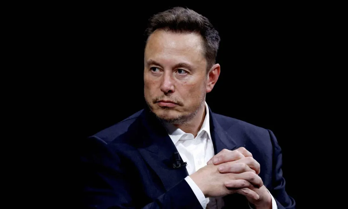 Elon Musk provoca Alexandre de Moraes após X voltar a funcio