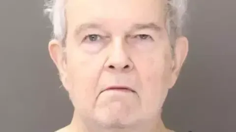 Ex-professor matou a esposa para evitar que nudes fossem div