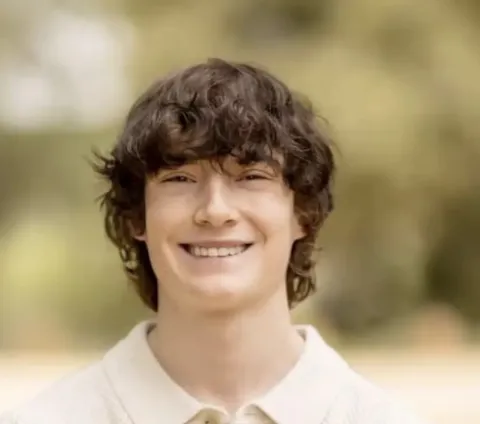 Família de adolescente que tirou a própria vida processa a O