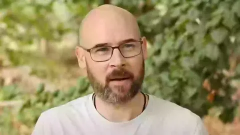 Família de homem de 41 anos com Alzheimer precoce conta os p