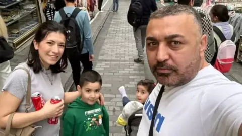 Família inteira morre tragicamente durante as férias em poss