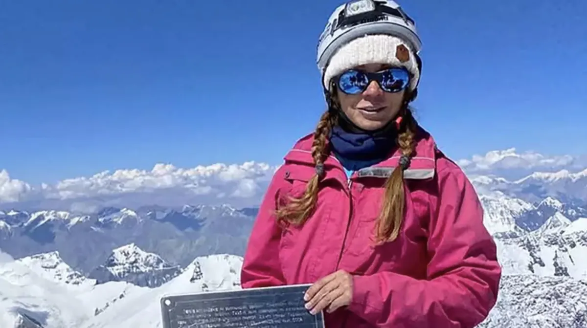 Filho de alpinista “deixada para morrer” após ficar presa na