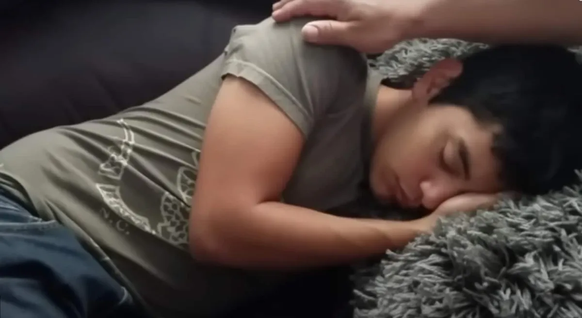Filmagem assustadora mostra como a paralisia do sono realmen