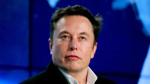 Fim da jornada de trabalho de 8 horas? Elon Musk pede que se