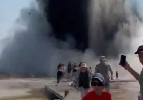 Fonte termal em Yellowstone explode e causa pânico