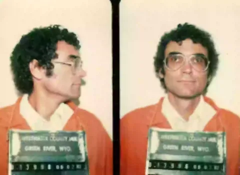 Homem acusado de passar 40 anos escondido sob a identidade d