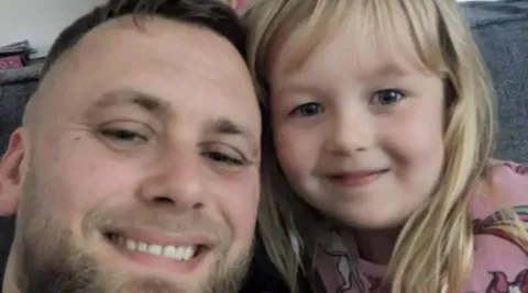 Homem de 36 anos morre repentinamente dias após reclamar de 