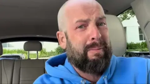 Homem diagnosticado com autismo aos 42 anos explica como foi