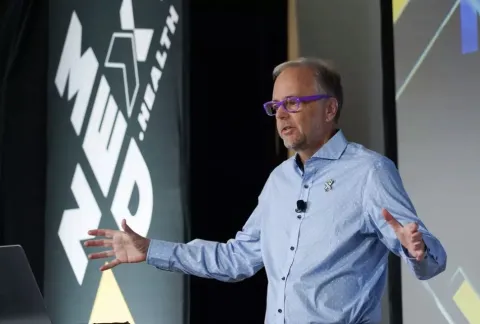 Homem diagnosticado com raro câncer no sangue afirma que a I