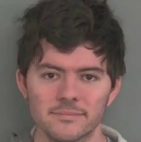 Homem é acusado de “esquartejar agressor sexual” após “espan