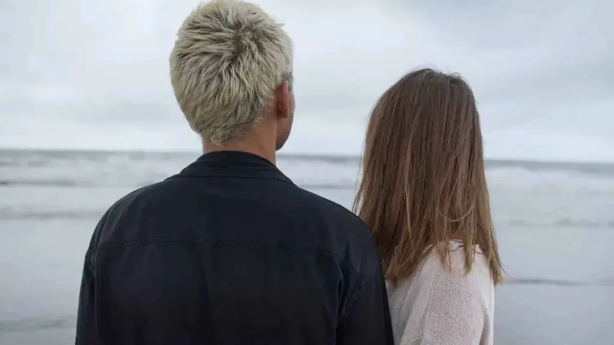 Homem heteroflexível revela como a não monogamia ética impac