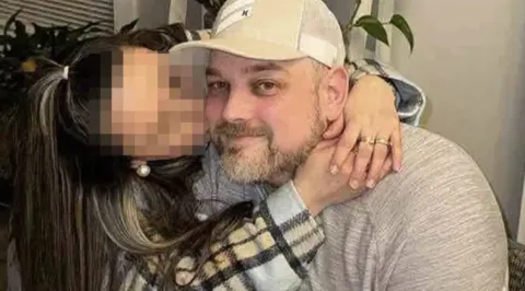 Homem morre tragicamente durante o voo de volta para casa ap