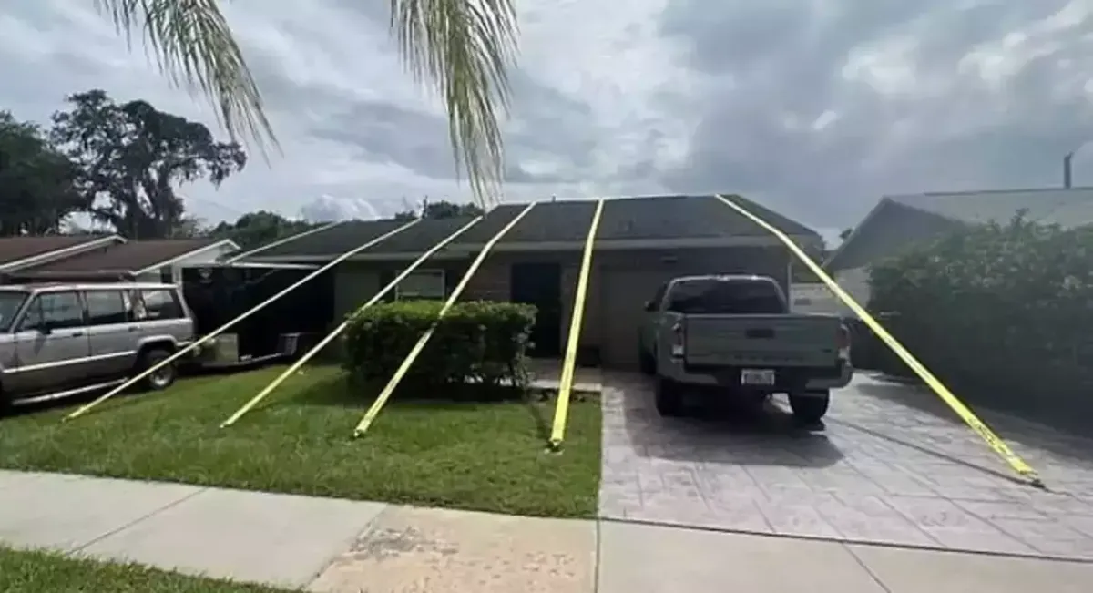 Homem que amarrou sua casa em preparação para o Furacão Milt