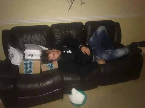 Homem que bebia seis garrafas de vinho por dia relata o impa