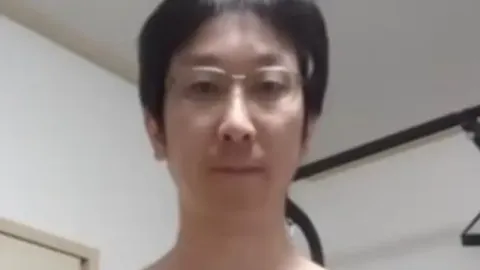 Homem que correu mais de 16 mil quilômetros e completou 109.600 flexões, abdominais e agachamentos mostra transformação impressionante