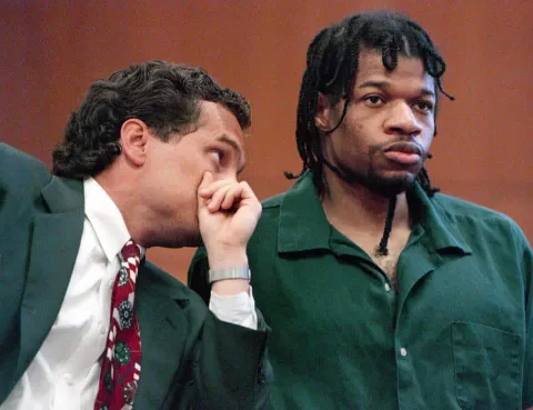 Homem que matou Jeffrey Dahmer na prisão revela por que fez 