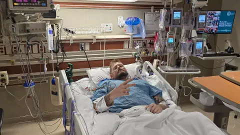 Homem que queimou o dedo enquanto cozinhava ficou chocado ao