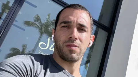 Homem que teve ‘partes do cérebro no chão’ após erro comum e