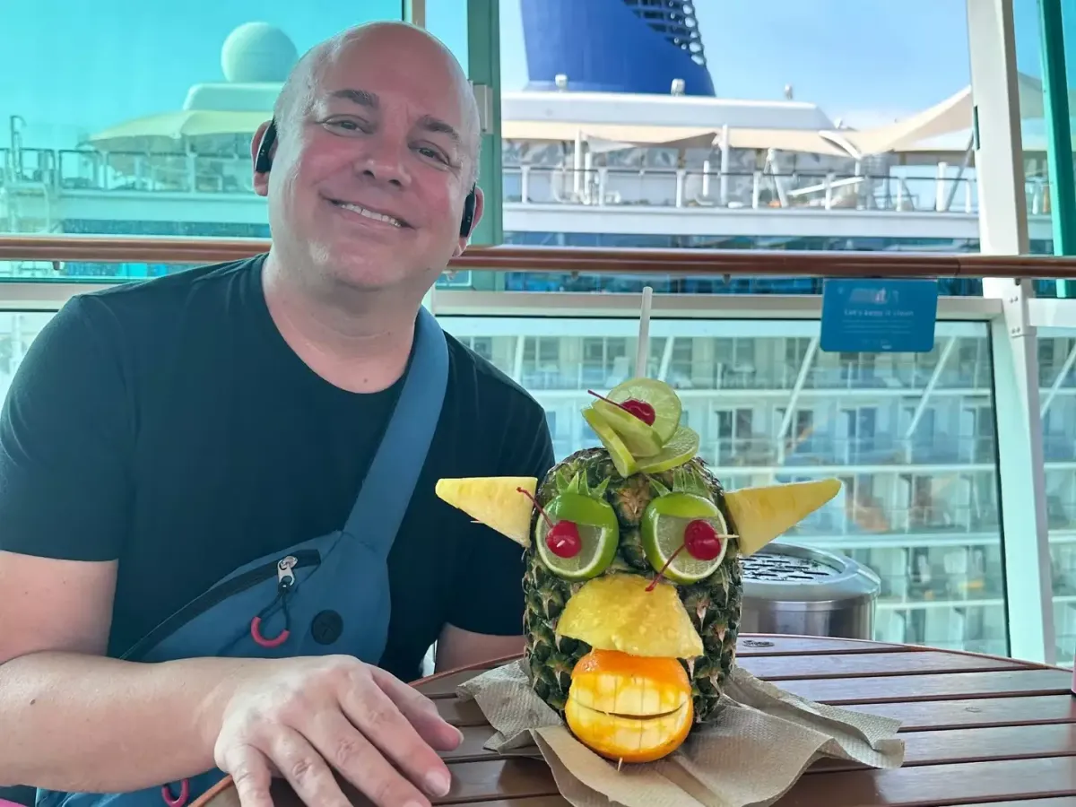 Homem que vive em navio de cruzeiro por 300 dias ao ano, poi