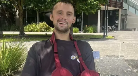 Homem ‘super saudável’, de 30 anos, sofre AVC no banho e pod