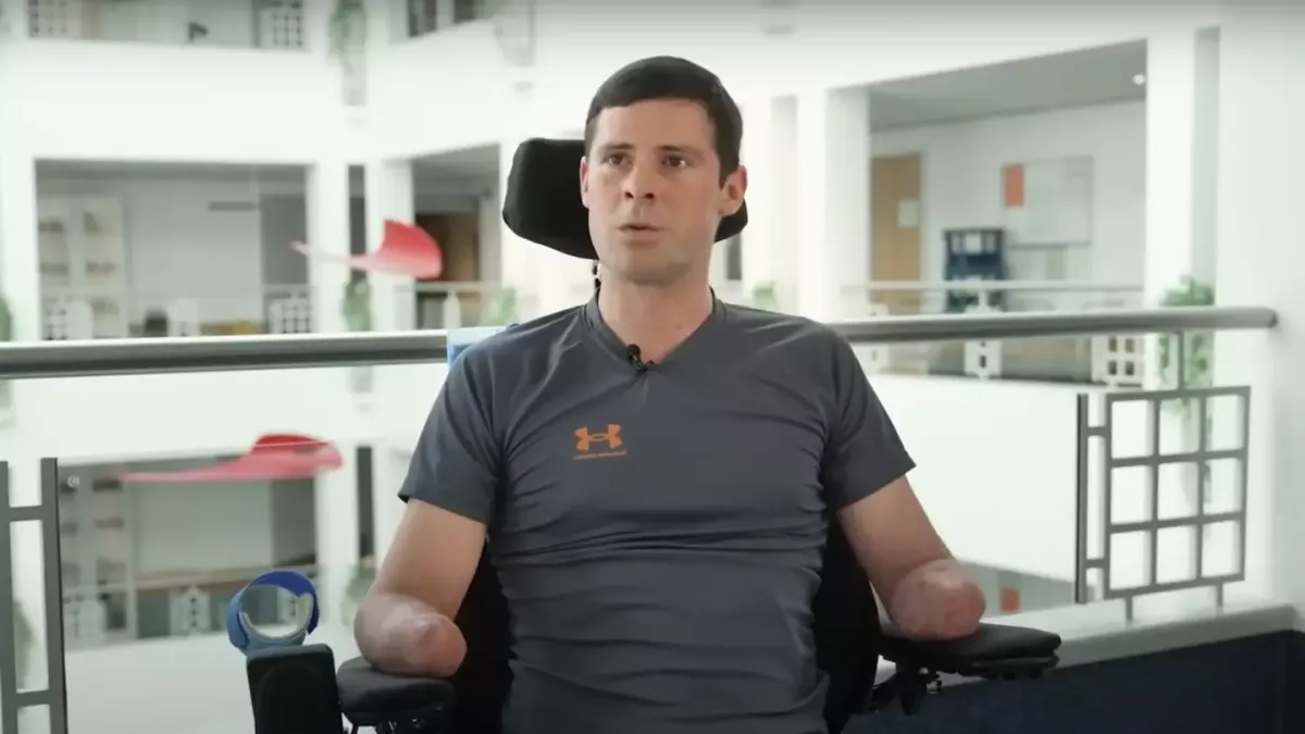 Homem teve os quatro membros amputados após inflar colchão d