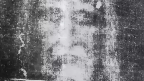 IA revela a face ‘real’ de Jesus Cristo com base no Sudário 