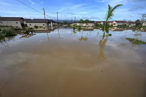 Imagens angustiantes mostram as consequências do furacão Mel