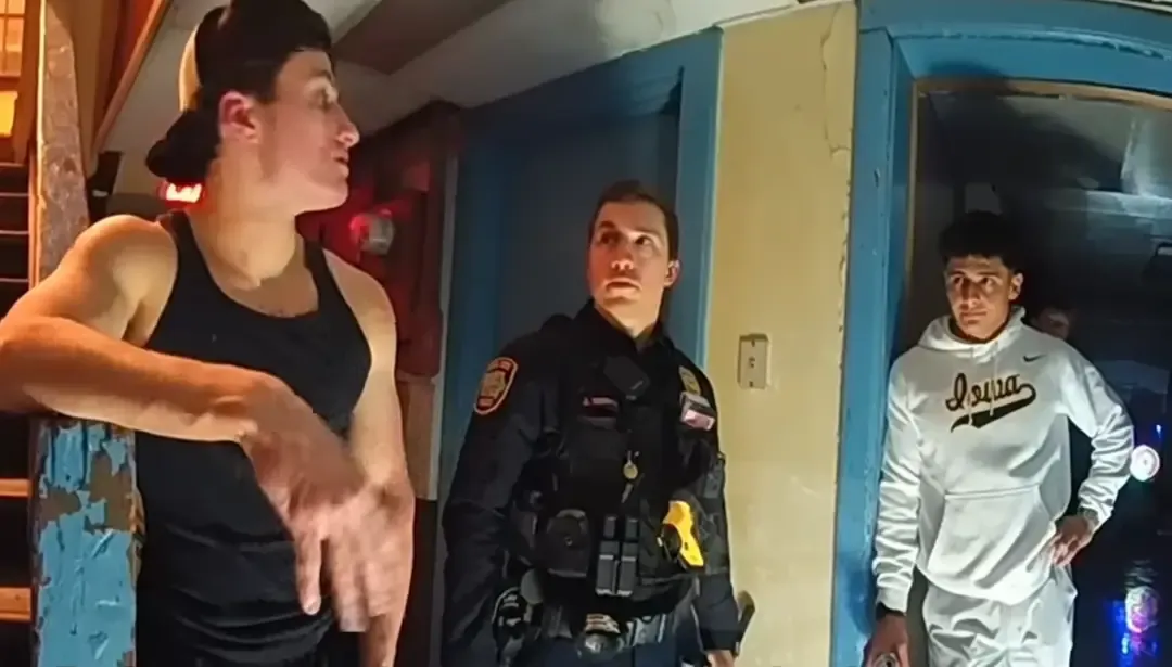 Imagens bizarras mostram a polícia encontrando 56 jovens ven