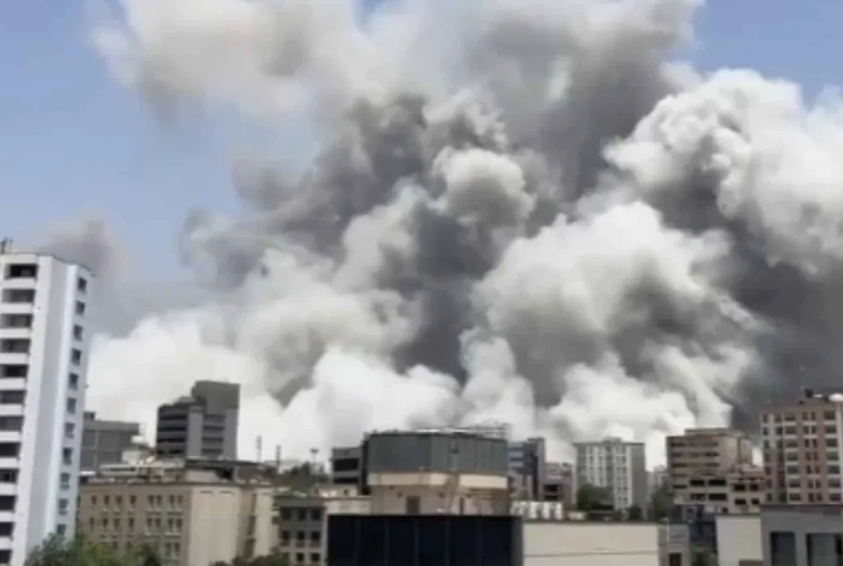 Israel ataca Irã com mísseis contra prisão e usina nuclear