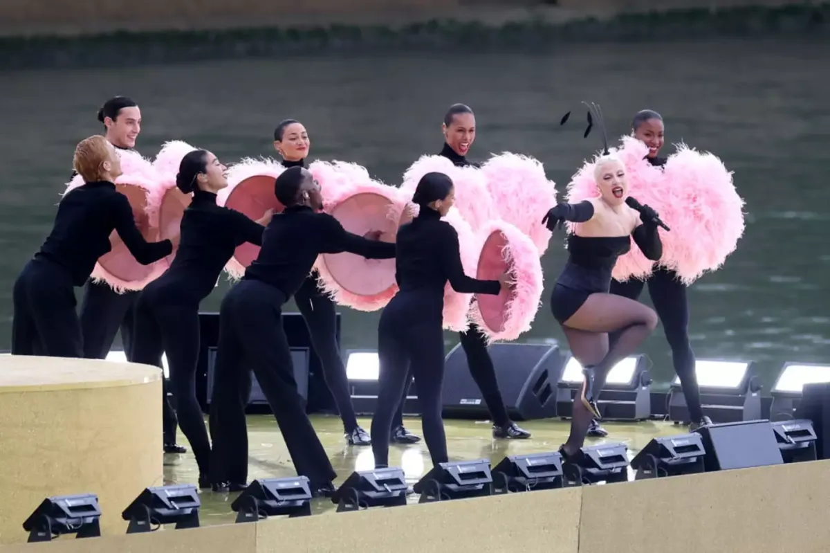 Lady Gaga causa polêmica na abertura das Olimpíadas