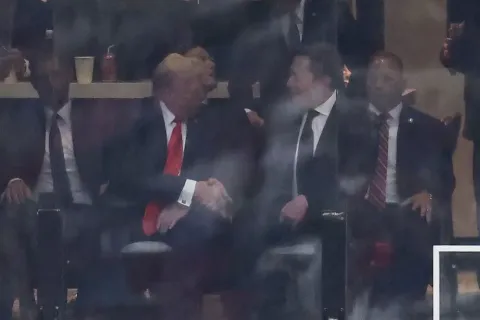 Leitor labial “revela” o que Trump realmente disse a Elon Mu