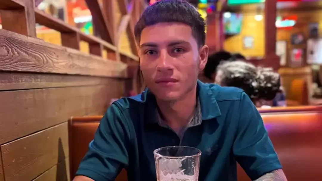 Ligação final comovente de um homem para a esposa enquanto m
