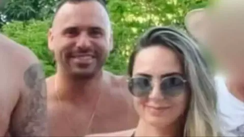 Menina de 4 anos fica órfã no dia do aniversário depois que 